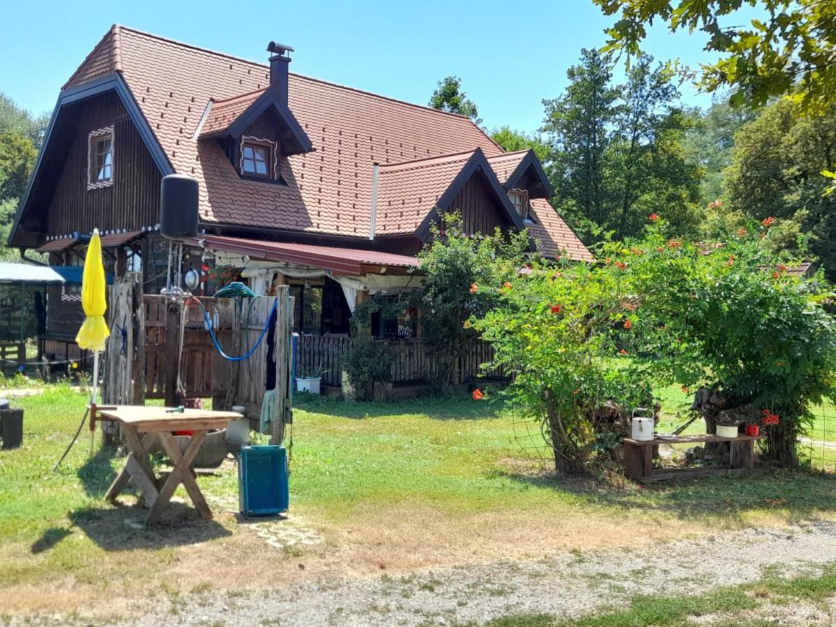 Rooms Ma La Karlovac Εξωτερικό φωτογραφία